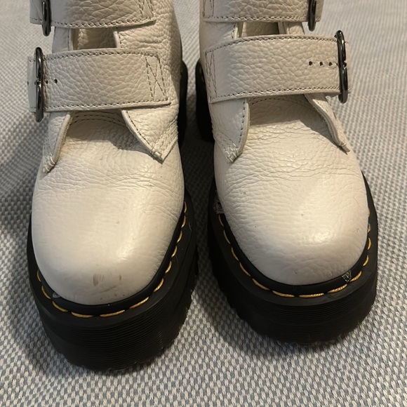 Dr.Martens Devon Heart Leather Platform Boots - Picture 4 of 10